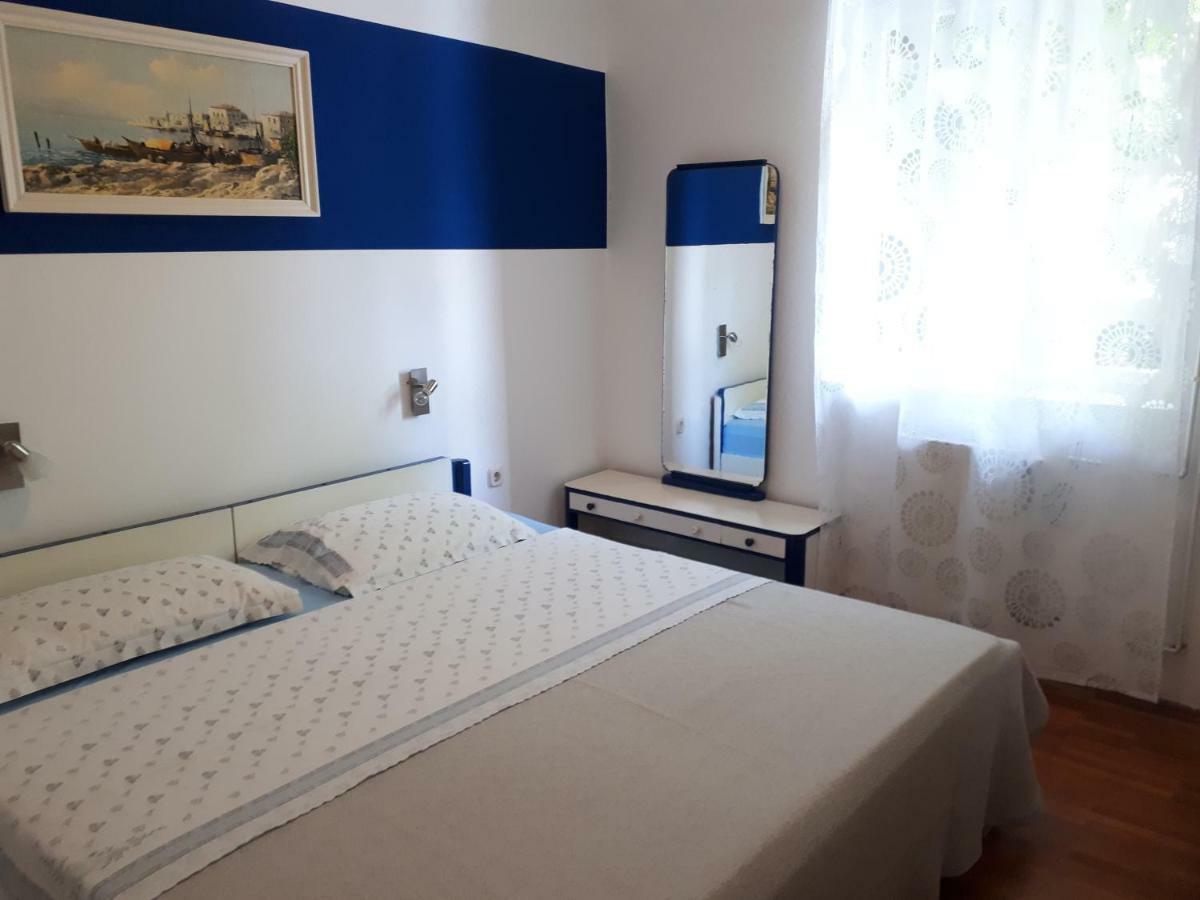 Apartmani Matas Petrcane Exterior photo